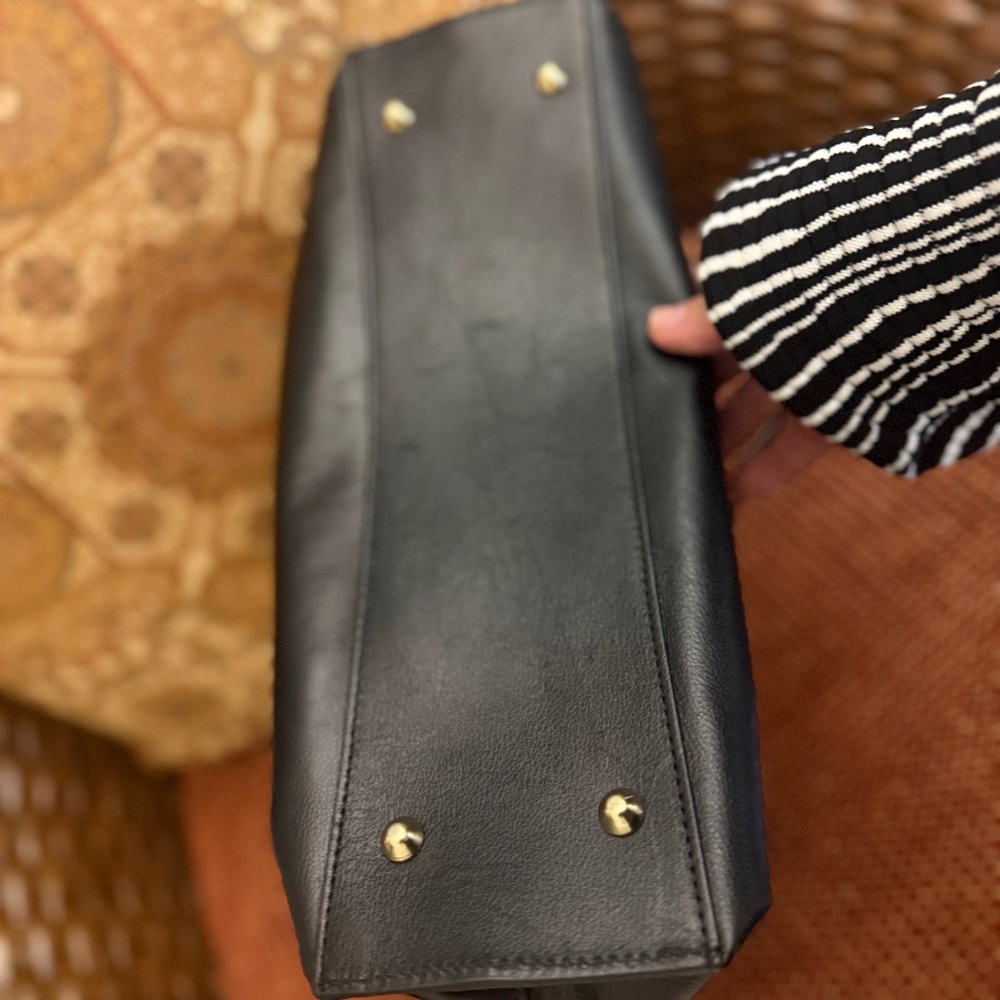 ANNA PAOLA, BLACK LEATHER BONNIE TOTE - Picture 9 of 9
